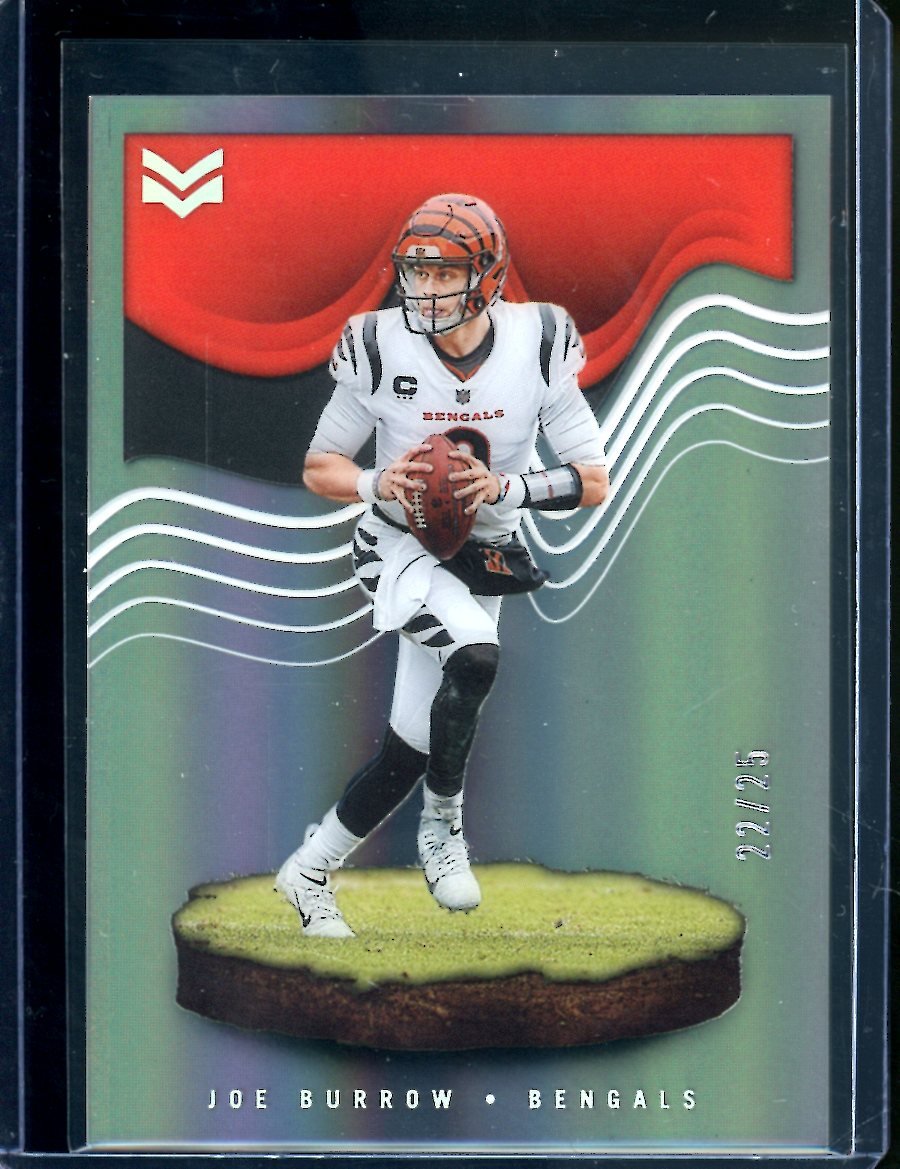 2022 Panini Chronicles Magnitude Joe Burrow Holo /25 Bengals