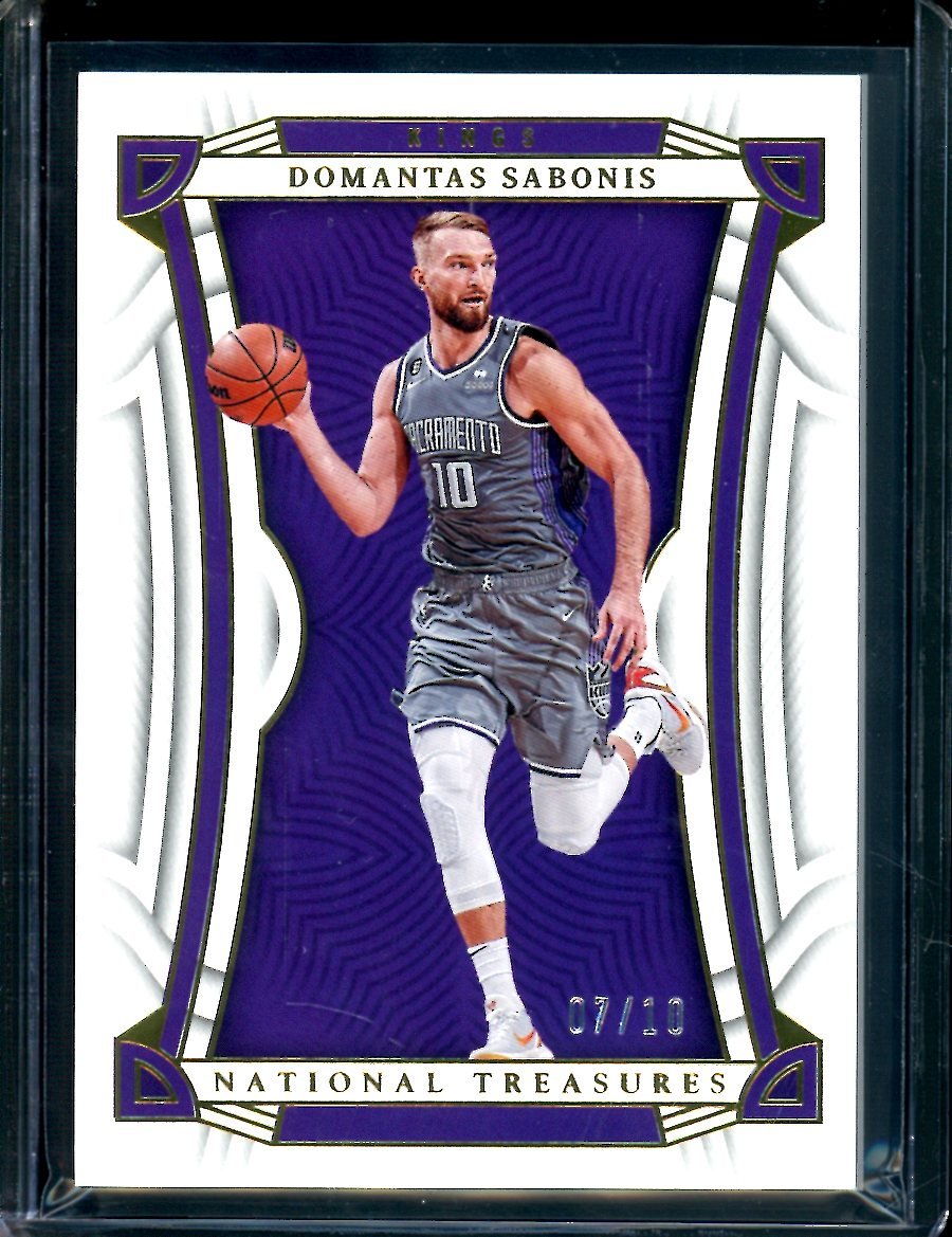 2022/23 Panini National Treasures Domantas Sabonis Gold /10 Kings