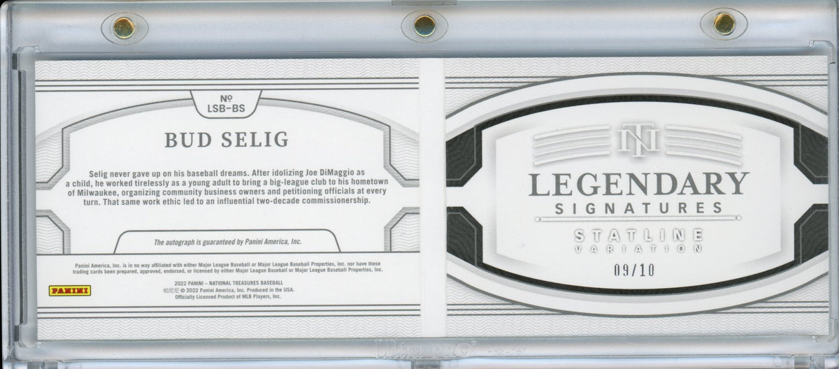 2022 Panini National Treasures Bud Selig Legendary Cut Signature Book /10 MLB